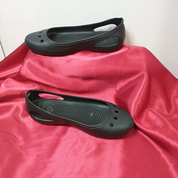 Crocs Womens Kadee Ballet Flats Size 6 US Black Slip On Shoes Comfort - Picture 2 of 6